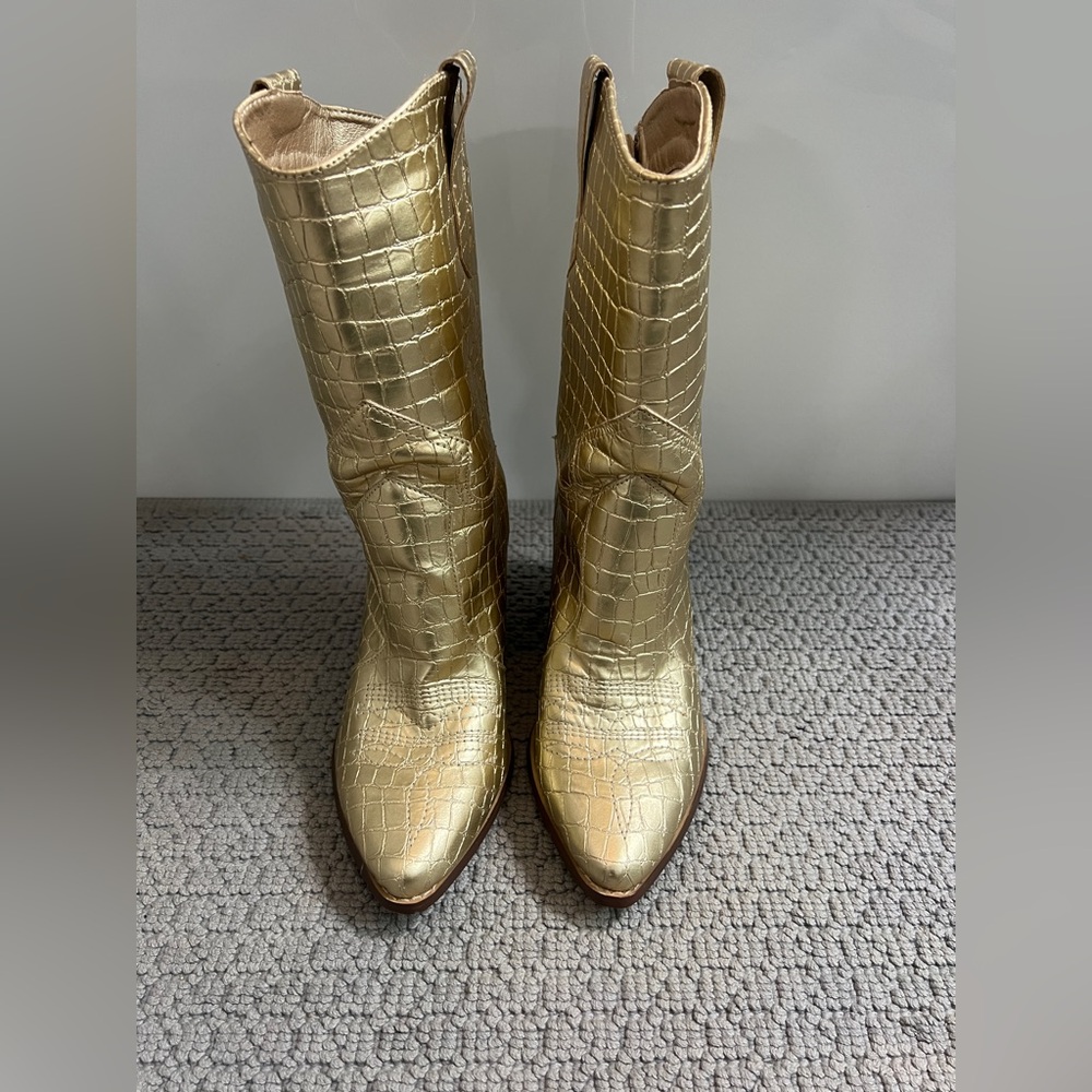 JustFab Gold Embossed Heeled Boots Vivi Size 9